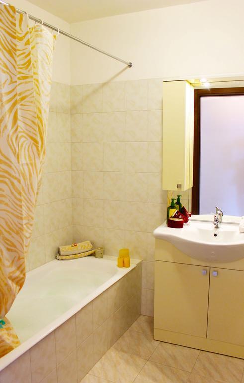 La Piazzetta Apartment Menaggio Bagian luar foto